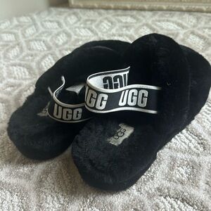 Used condition women’s Ugg slippers size 8